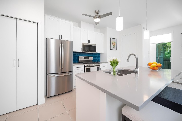 Photo 11 at 983 Richards Street, Downtown VW, Vancouver West