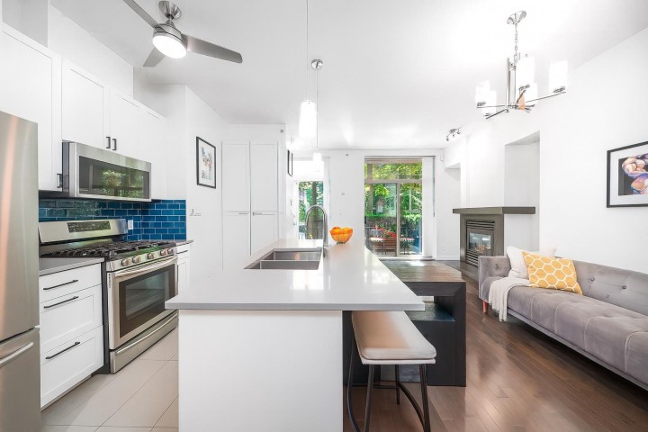 Photo 4 at 983 Richards Street, Downtown VW, Vancouver West