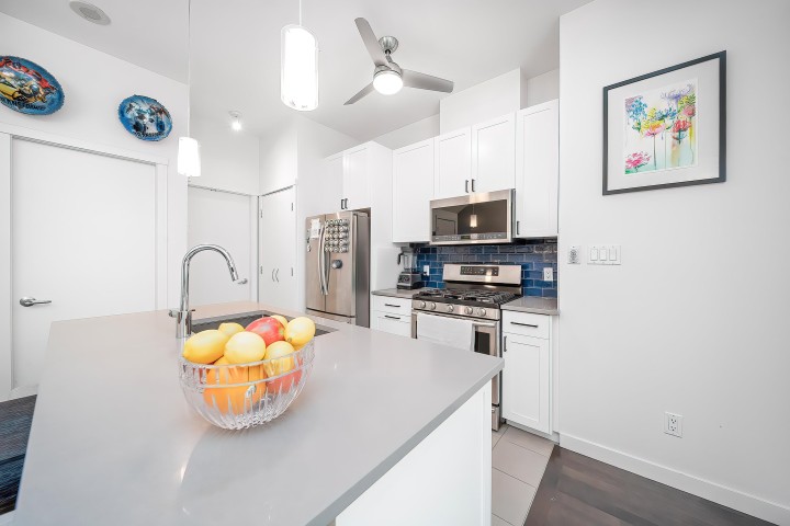 Photo 8 at 983 Richards Street, Downtown VW, Vancouver West