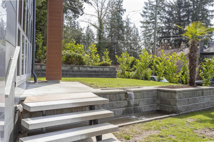 Photo 6 at 568 Palisade Drive, Canyon Heights NV, North Vancouver