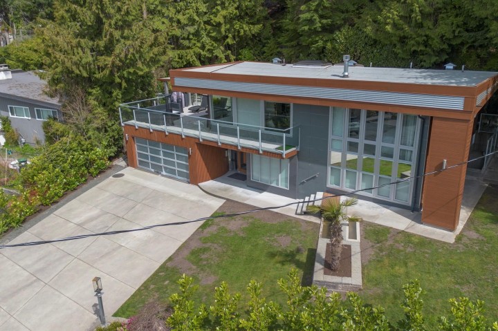 Photo 3 at 568 Palisade Drive, Canyon Heights NV, North Vancouver