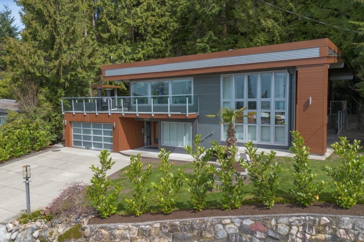 Photo 1 at 568 Palisade Drive, Canyon Heights NV, North Vancouver