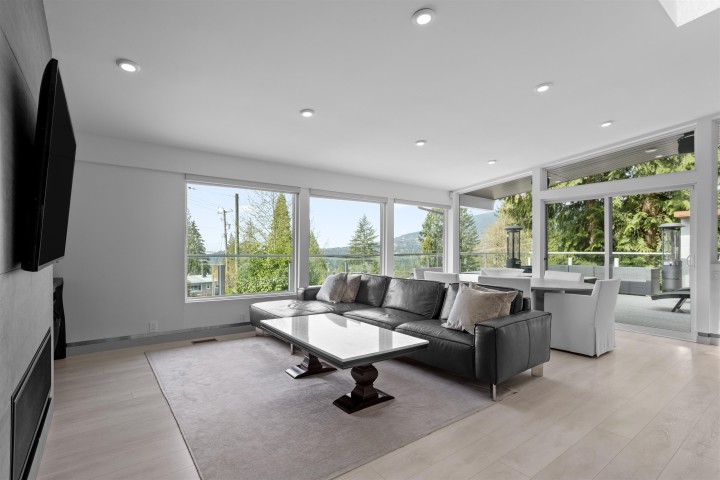 Photo 9 at 568 Palisade Drive, Canyon Heights NV, North Vancouver