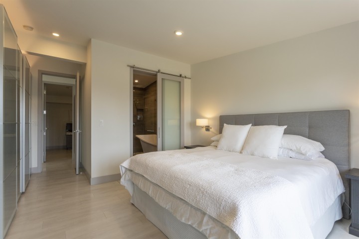 Photo 19 at 568 Palisade Drive, Canyon Heights NV, North Vancouver