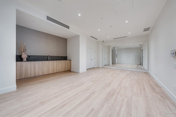 Photo 8 at 409 - 2385 Emery Court, Lynn Valley, North Vancouver