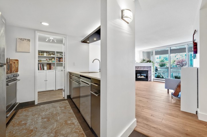 Photo 8 at 306 - 183 Keefer Place, Downtown VW, Vancouver West