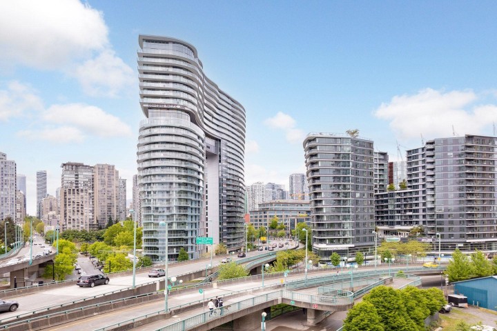 Photo 12 at 803 - 980 Cooperage Way, Yaletown, Vancouver West