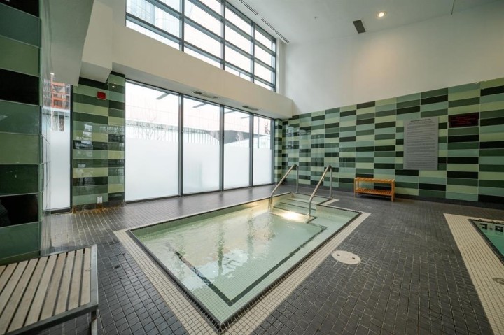 Photo 15 at 803 - 980 Cooperage Way, Yaletown, Vancouver West