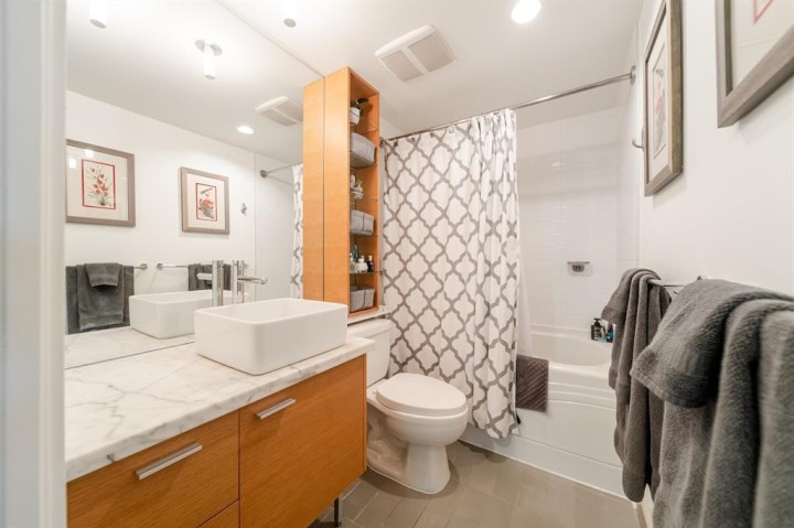 Photo 8 at 803 - 980 Cooperage Way, Yaletown, Vancouver West