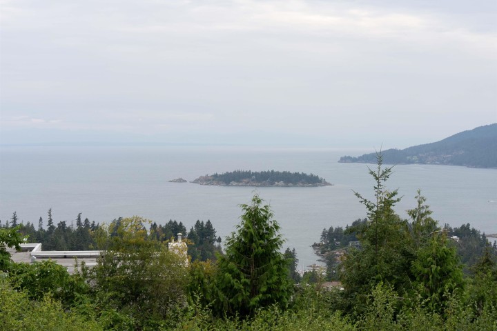 Photo 2 at 4783 Westwood Place, Cypress Park Estates, West Vancouver