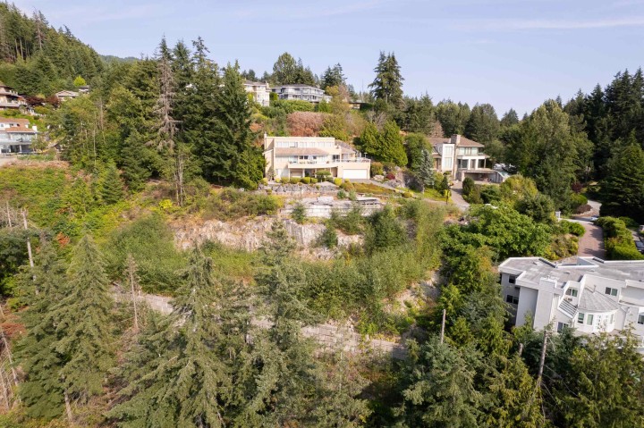 Photo 12 at 4783 Westwood Place, Cypress Park Estates, West Vancouver