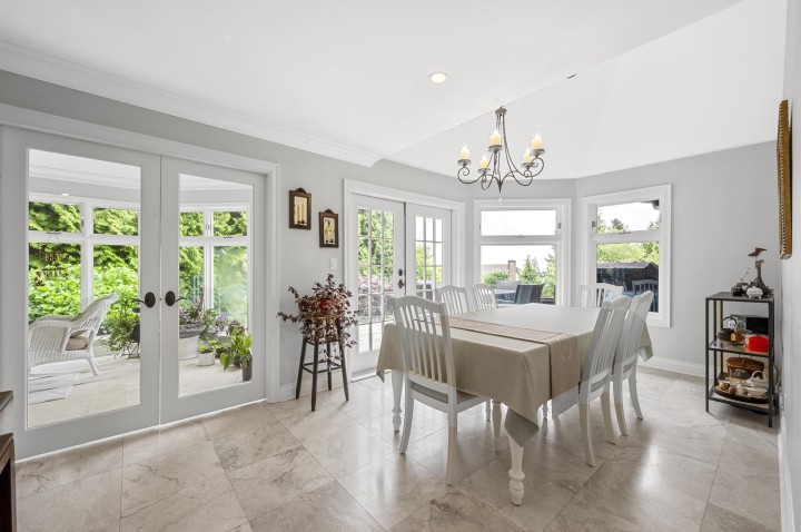 Photo 6 at 2327 Westhill Drive, Westhill, West Vancouver