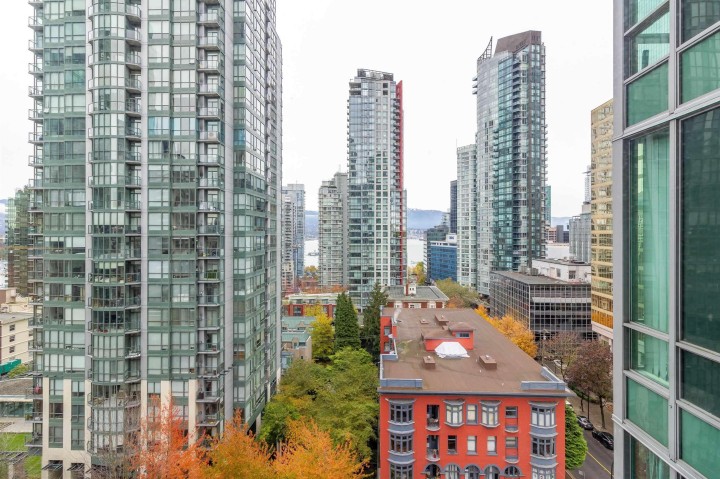 Photo 3 at 1203 - 1200 Georgia Street, Coal Harbour, Vancouver West