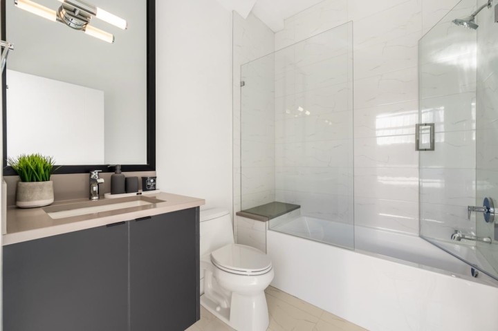 Photo 9 at 7351 Oak Street, South Granville, Vancouver West