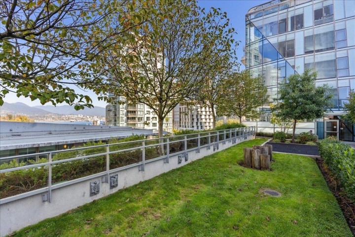 Photo 23 at 402 - 1477 W Pender Street, Coal Harbour, Vancouver West