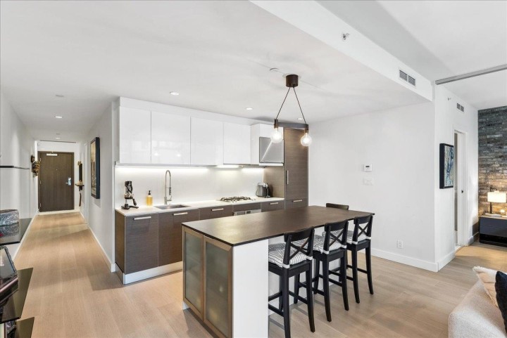 Photo 5 at 402 - 1477 W Pender Street, Coal Harbour, Vancouver West