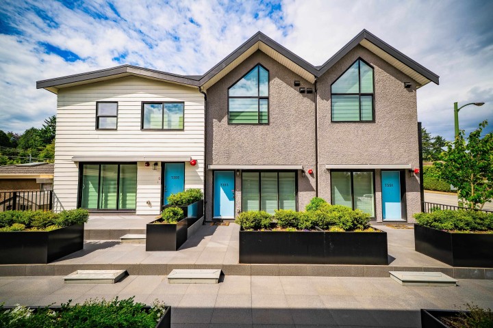 Photo 2 at 7353 Oak Street, South Granville, Vancouver West