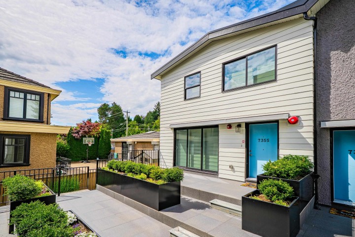 Photo 3 at 7355 Oak Street, South Granville, Vancouver West