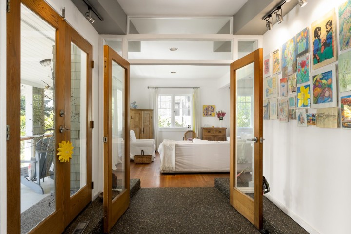 Photo 2 at 2433 Mathers Avenue, Dundarave, West Vancouver