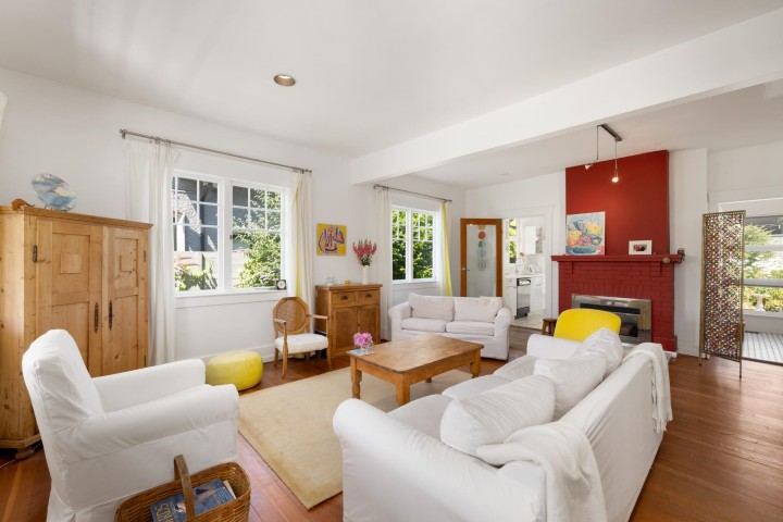 Photo 3 at 2433 Mathers Avenue, Dundarave, West Vancouver