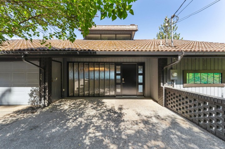 Photo 3 at 50 Panorama Road, Lions Bay, West Vancouver