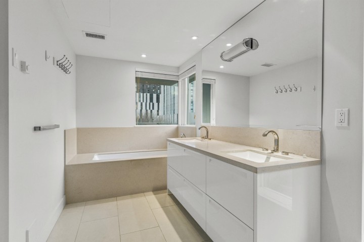 Photo 24 at 302 - 6080 Iona Drive, University VW, Vancouver West