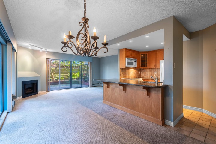 Photo 23 at 102 - 747 17th Street, Ambleside, West Vancouver