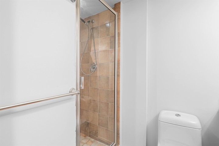 Photo 13 at 102 - 747 17th Street, Ambleside, West Vancouver