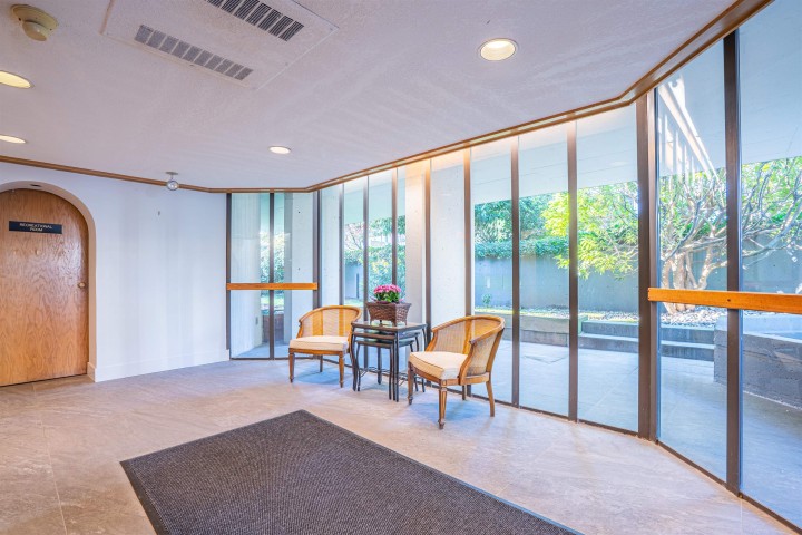 Photo 17 at 102 - 747 17th Street, Ambleside, West Vancouver