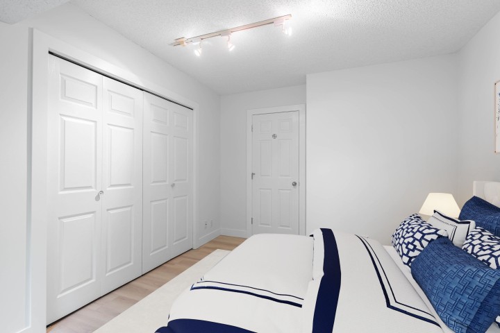 Photo 9 at 102 - 747 17th Street, Ambleside, West Vancouver