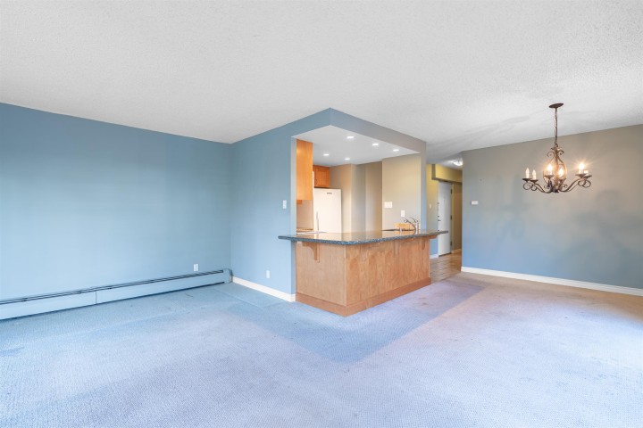 Photo 25 at 102 - 747 17th Street, Ambleside, West Vancouver