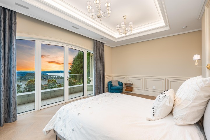 Photo 17 at 839 Eyremount Drive, British Properties, West Vancouver