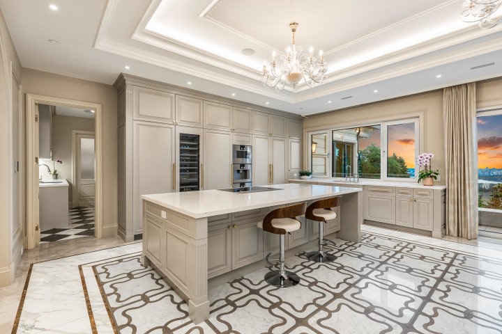 Photo 10 at 839 Eyremount Drive, British Properties, West Vancouver