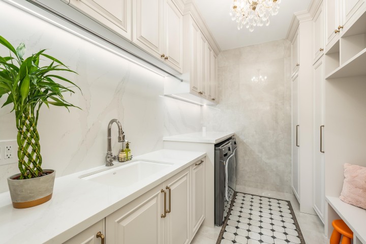 Photo 19 at 839 Eyremount Drive, British Properties, West Vancouver