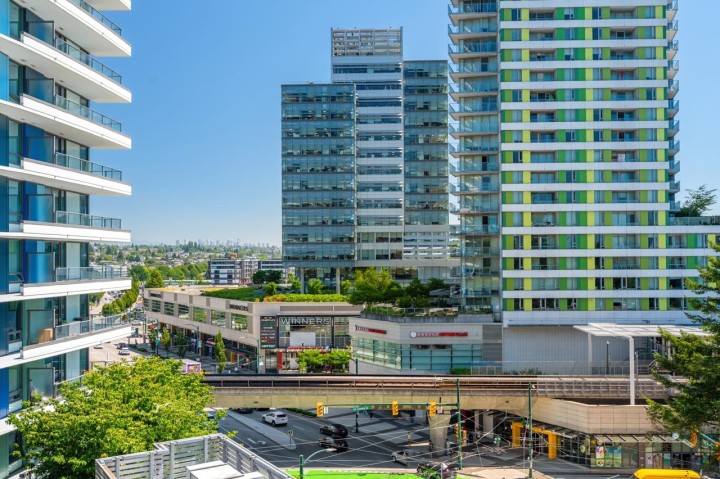 Photo 11 at 706 - 8238 Lord Street, Marpole, Vancouver West