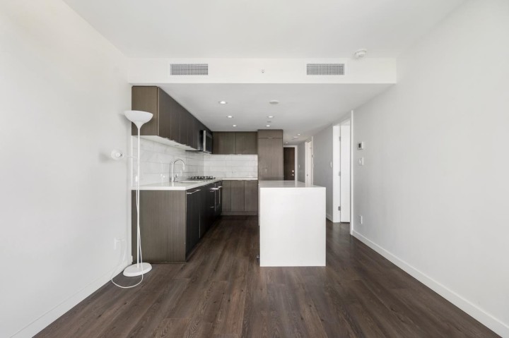 Photo 4 at 706 - 8238 Lord Street, Marpole, Vancouver West