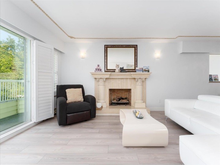 Photo 4 at 318 W 17th Avenue, Cambie, Vancouver West