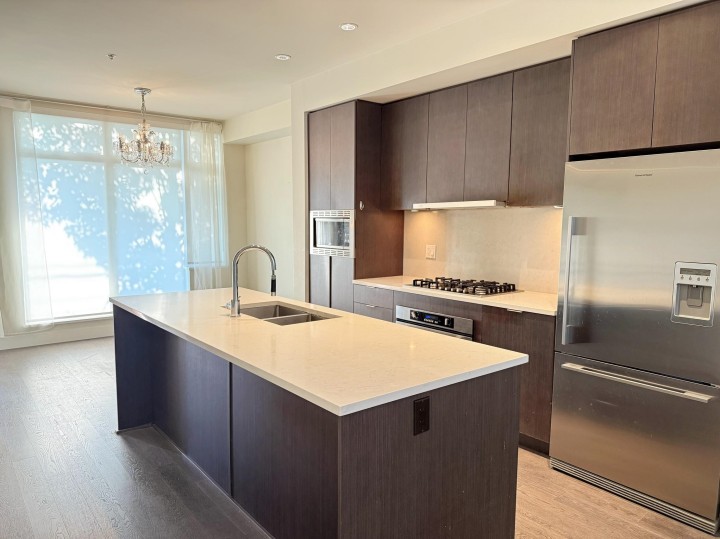 Photo 2 at 6180 Oak Street, Oakridge VW, Vancouver West