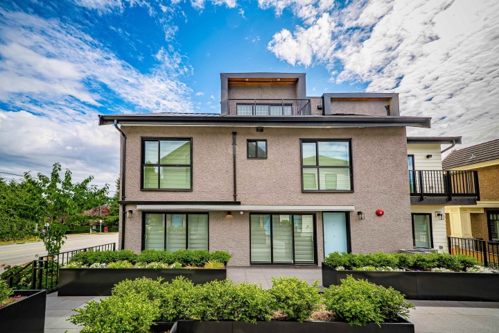 Photo 3 at 7357 Oak Street, South Granville, Vancouver West