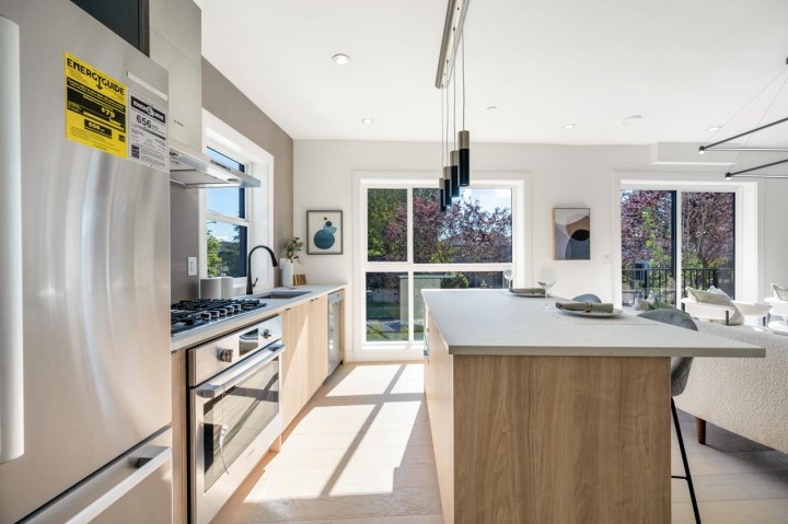 Photo 11 at 7357 Oak Street, South Granville, Vancouver West