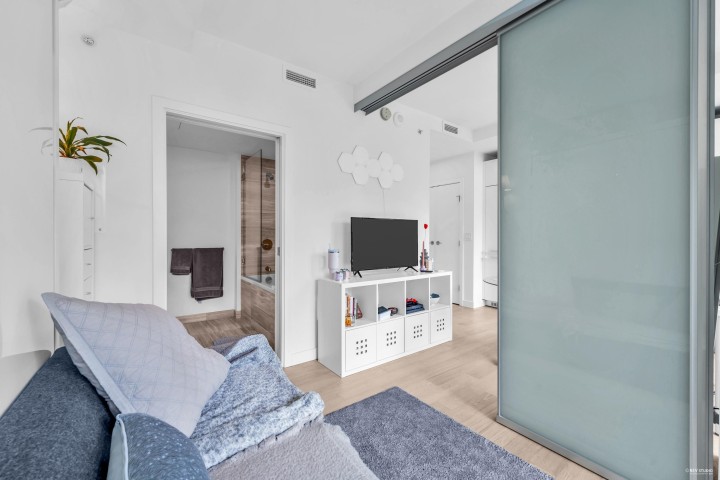 Photo 16 at 303 - 1480 Howe Street, Yaletown, Vancouver West