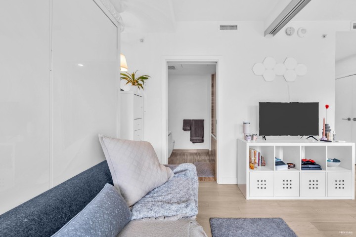 Photo 15 at 303 - 1480 Howe Street, Yaletown, Vancouver West