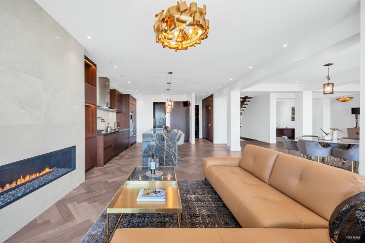 Photo 22 at 2111 Union Court, Panorama Village, West Vancouver