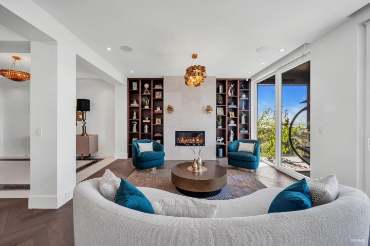 Photo 7 at 2111 Union Court, Panorama Village, West Vancouver