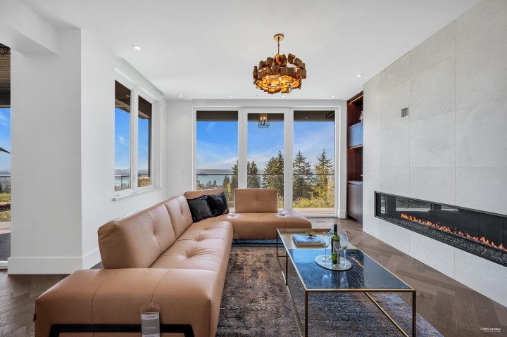 Photo 20 at 2111 Union Court, Panorama Village, West Vancouver