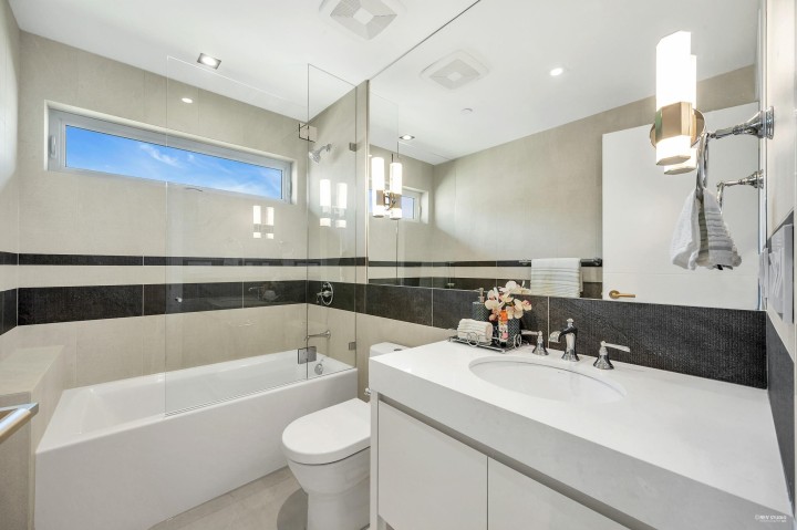 Photo 30 at 2111 Union Court, Panorama Village, West Vancouver