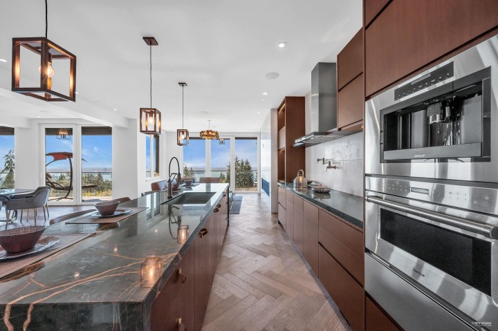 Photo 18 at 2111 Union Court, Panorama Village, West Vancouver