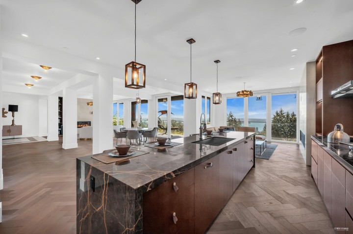 Photo 15 at 2111 Union Court, Panorama Village, West Vancouver