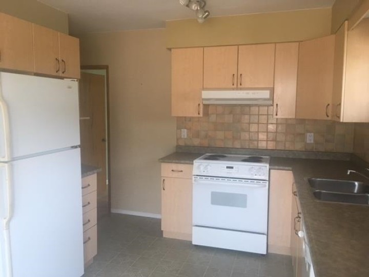 Photo 7 at 5336 Rhodes Street, Collingwood VE, Vancouver East