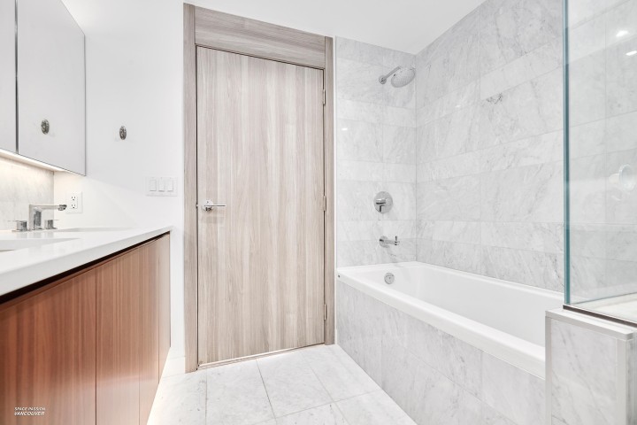 Photo 7 at 2421 - 89 Nelson Street, Yaletown, Vancouver West